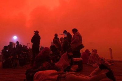 Evacuation from fires at Mallacoota, Victoria