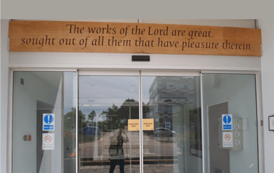 Bible verse above the main entrance to the Cavendish Laboratory, University of Cambridge